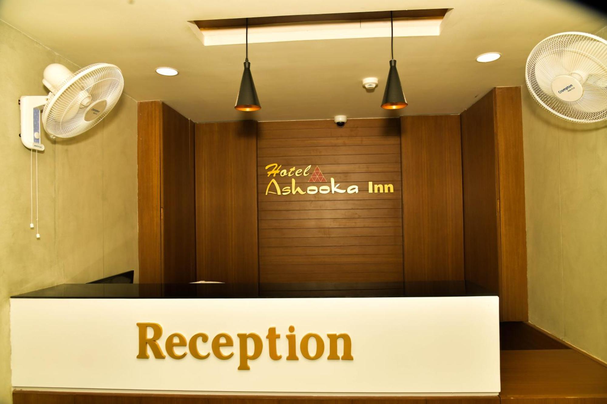 Hotel Ashooka Inn Gandhinagar Exteriör bild