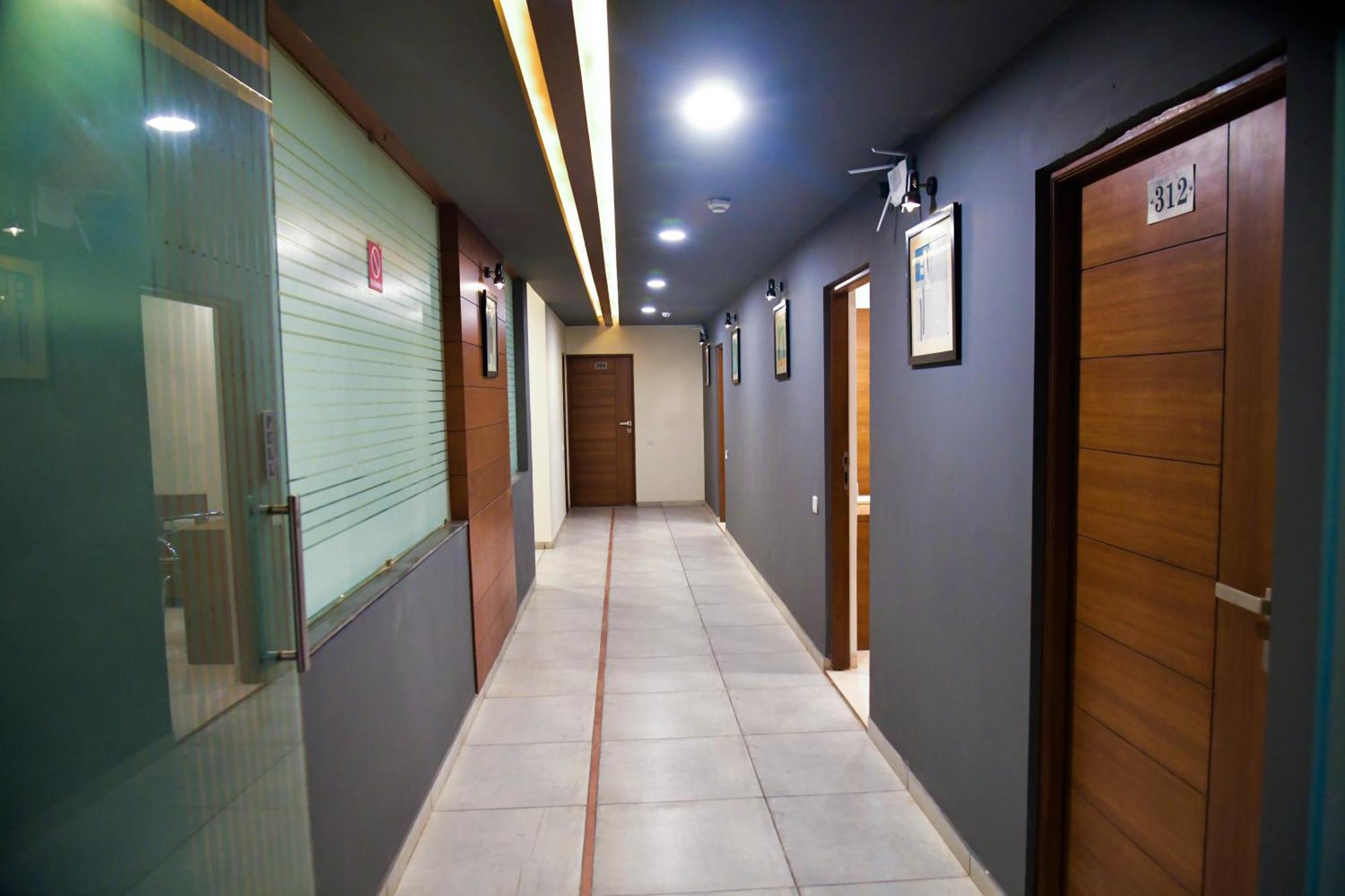 Hotel Ashooka Inn Gandhinagar Exteriör bild