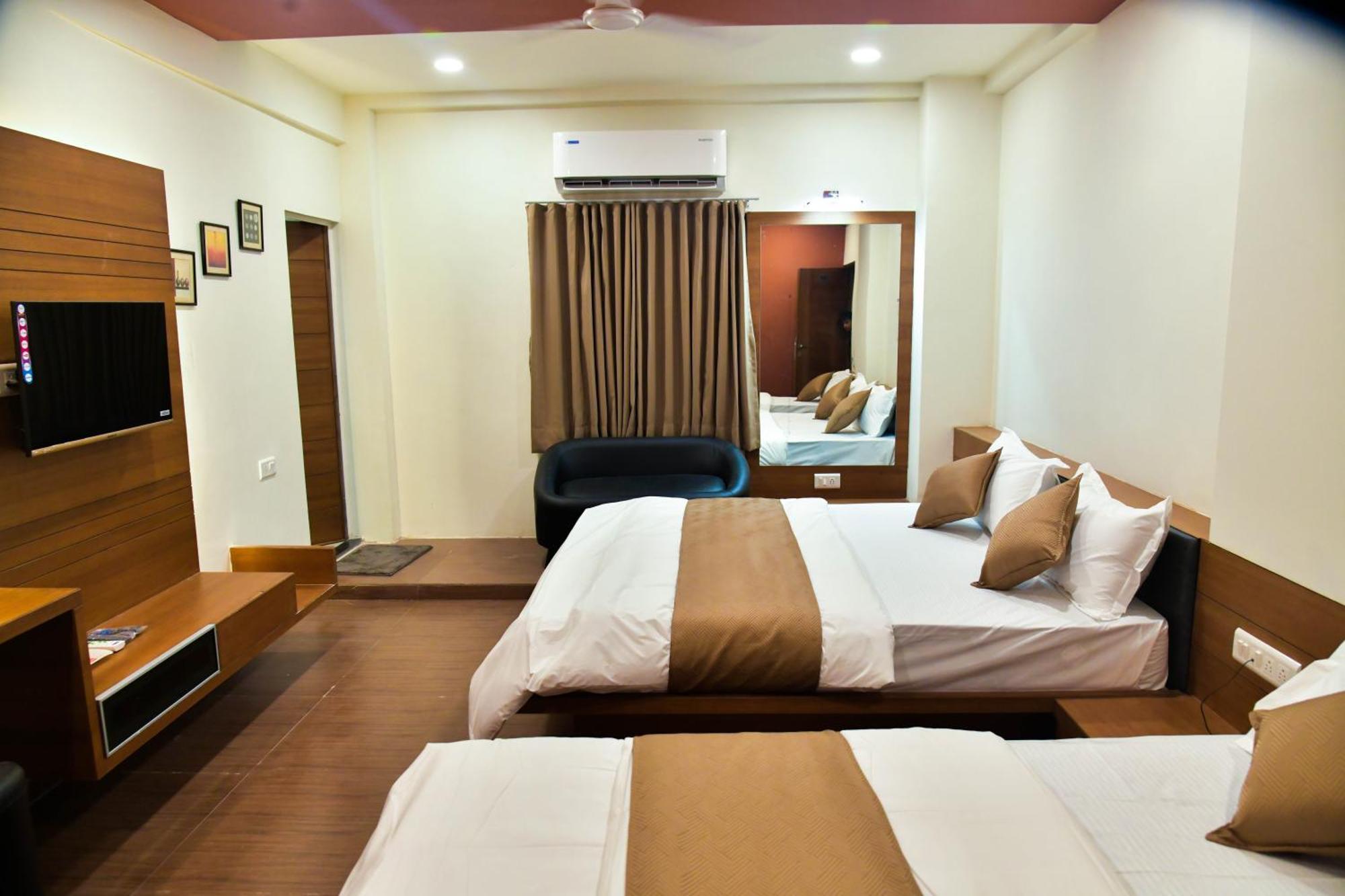 Hotel Ashooka Inn Gandhinagar Exteriör bild
