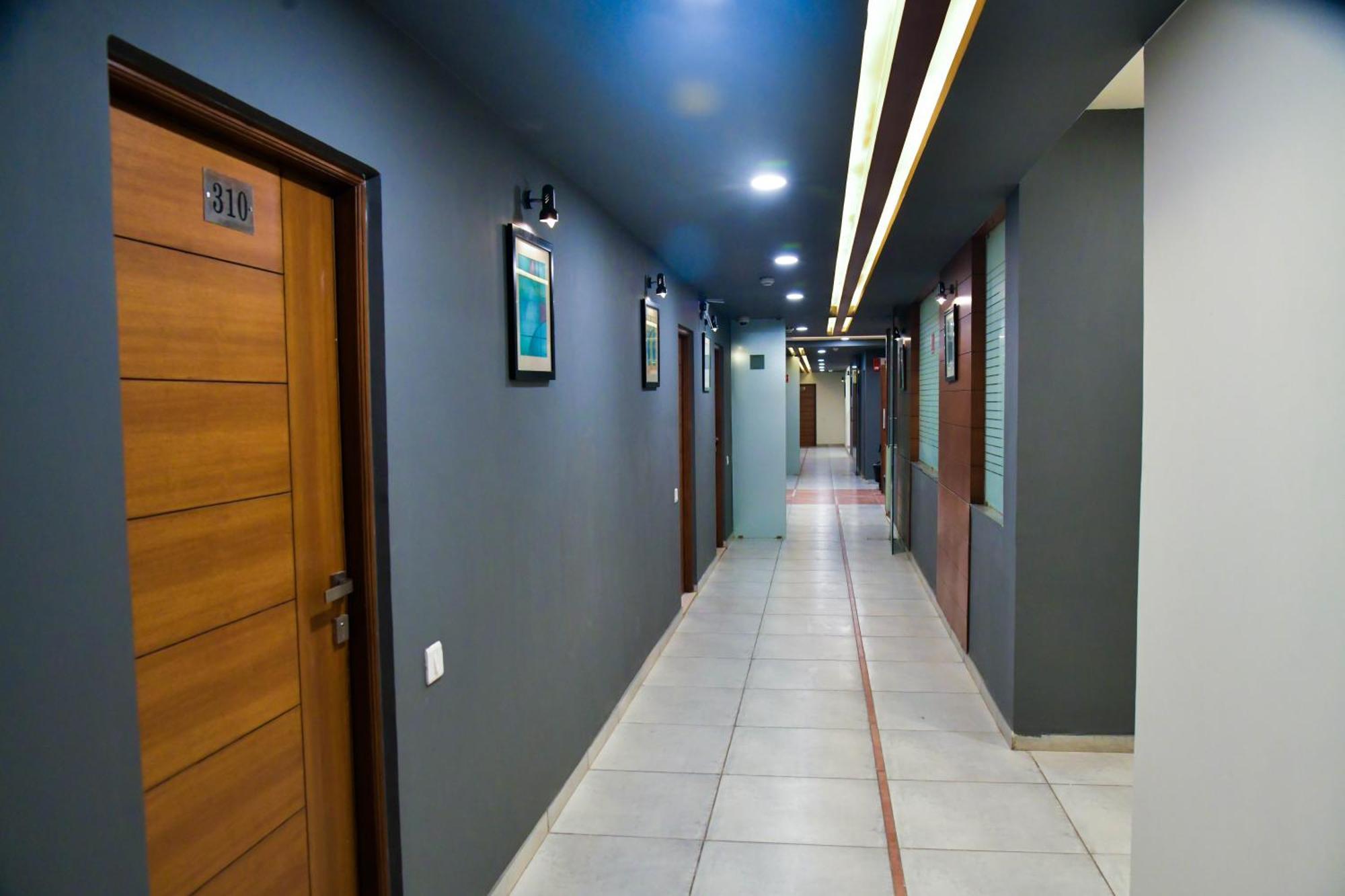 Hotel Ashooka Inn Gandhinagar Exteriör bild