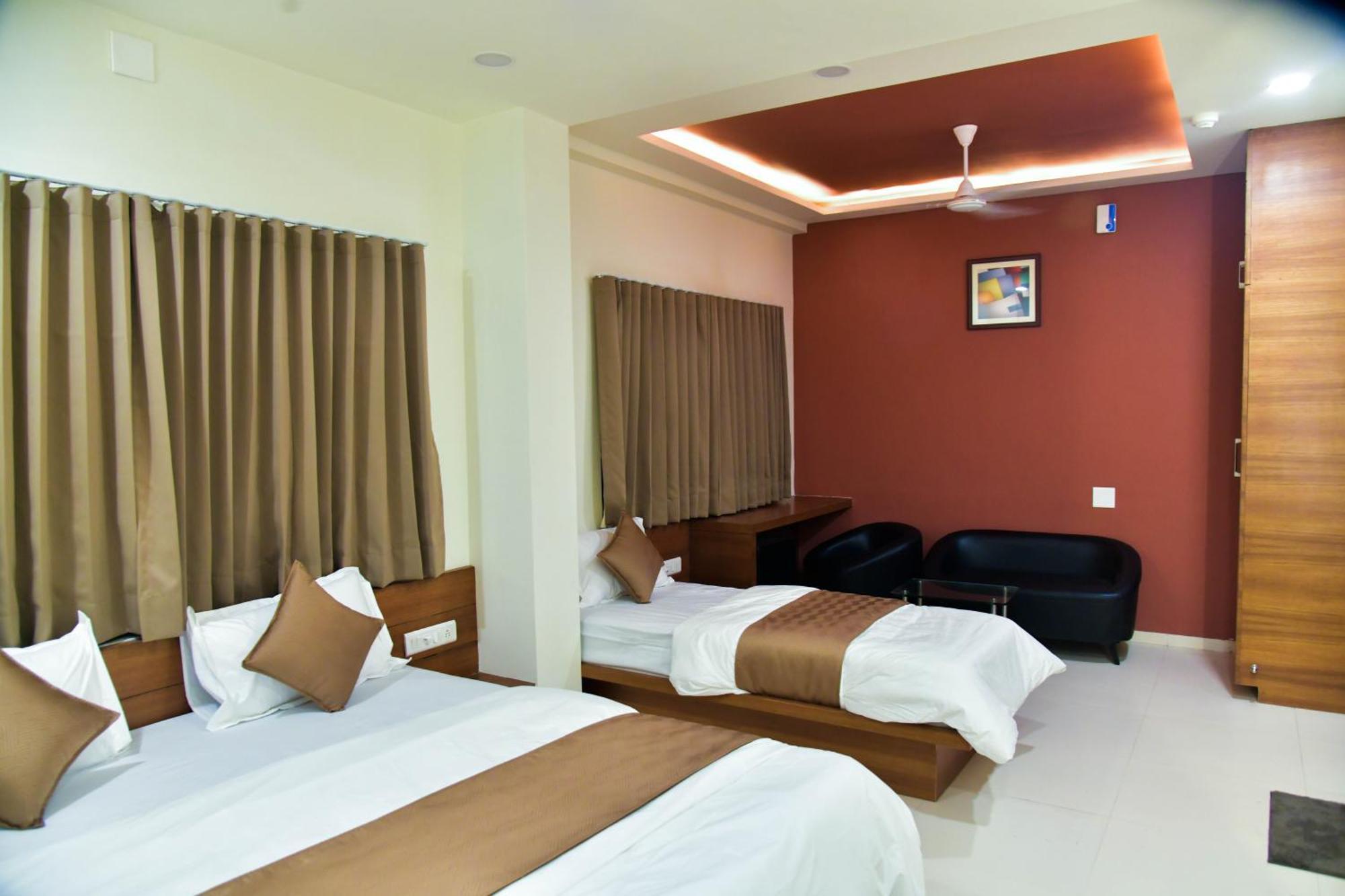 Hotel Ashooka Inn Gandhinagar Exteriör bild