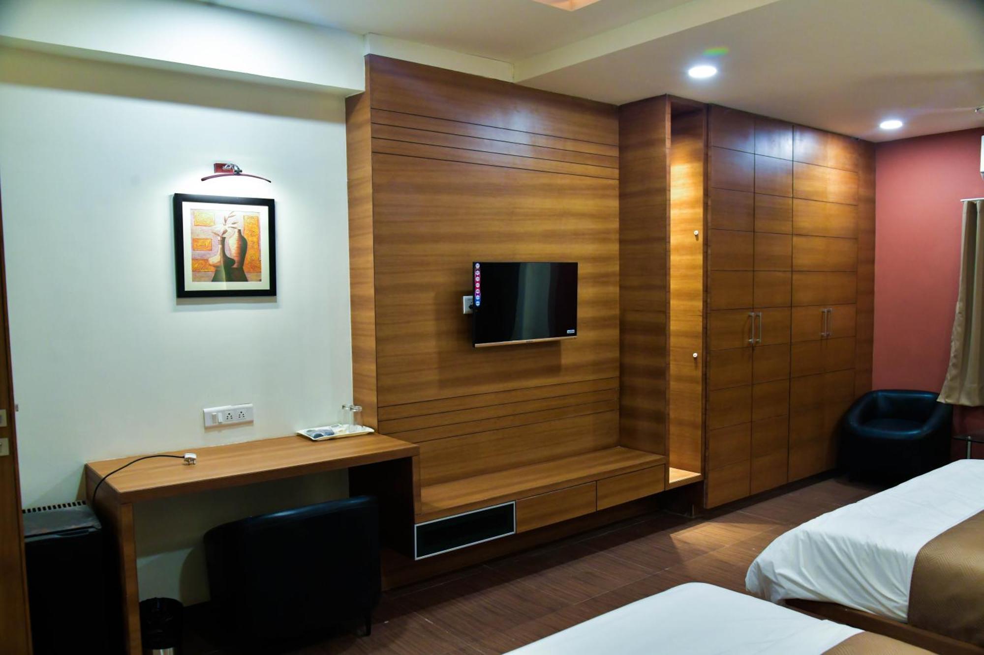 Hotel Ashooka Inn Gandhinagar Exteriör bild