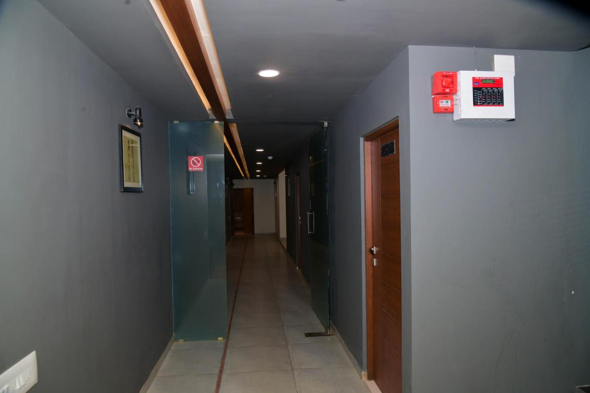 Hotel Ashooka Inn Gandhinagar Exteriör bild