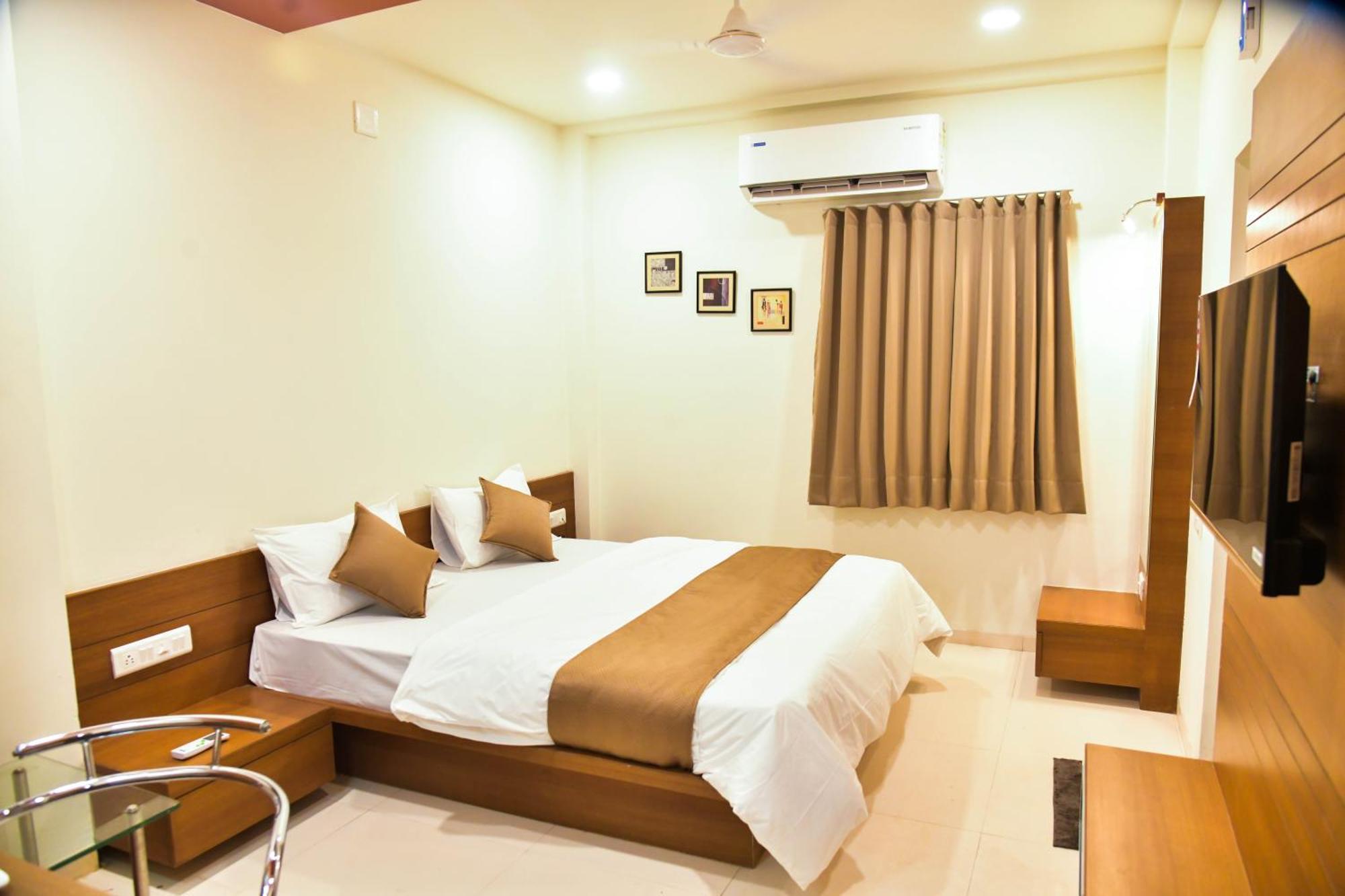 Hotel Ashooka Inn Gandhinagar Exteriör bild