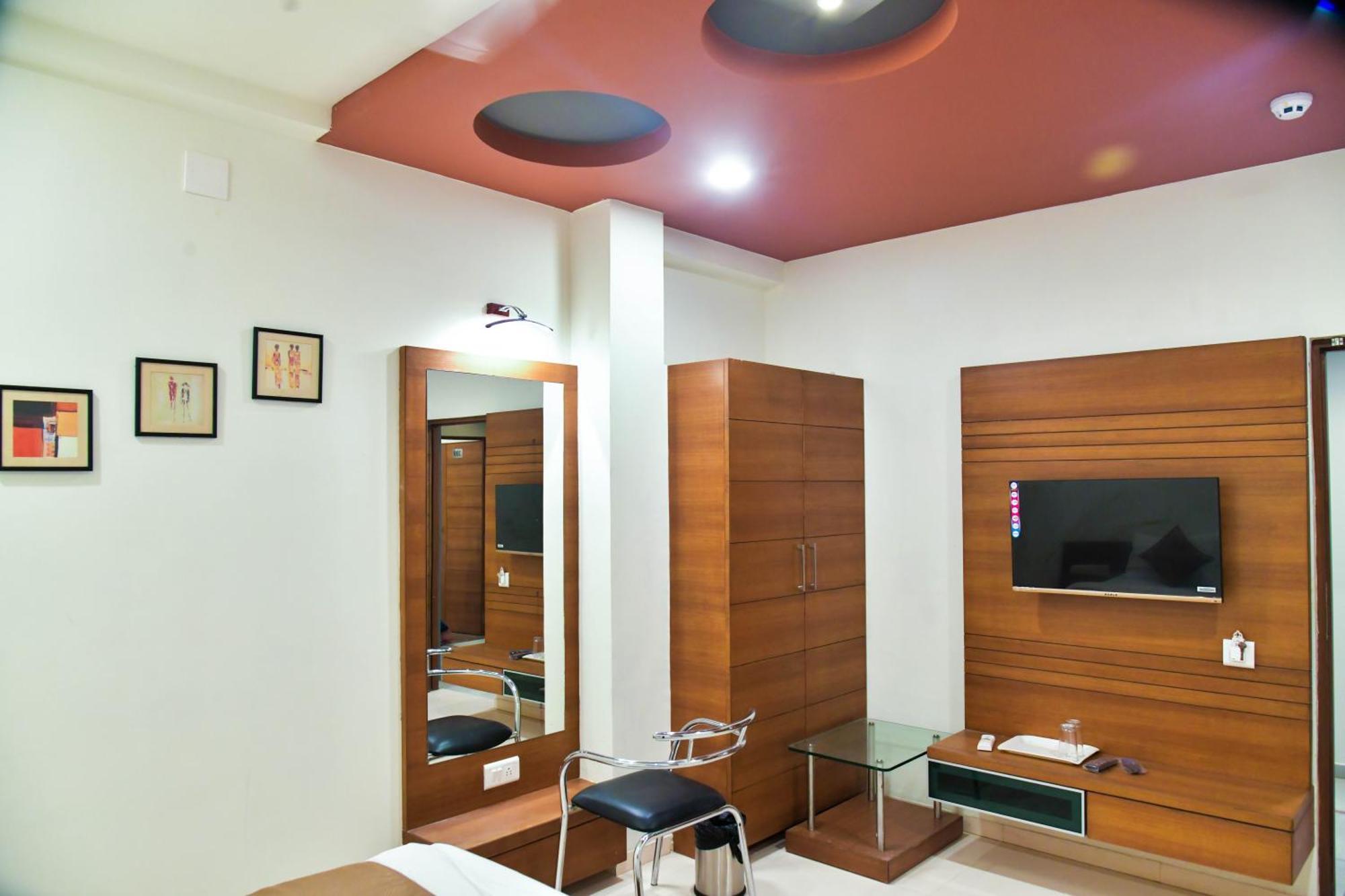 Hotel Ashooka Inn Gandhinagar Exteriör bild