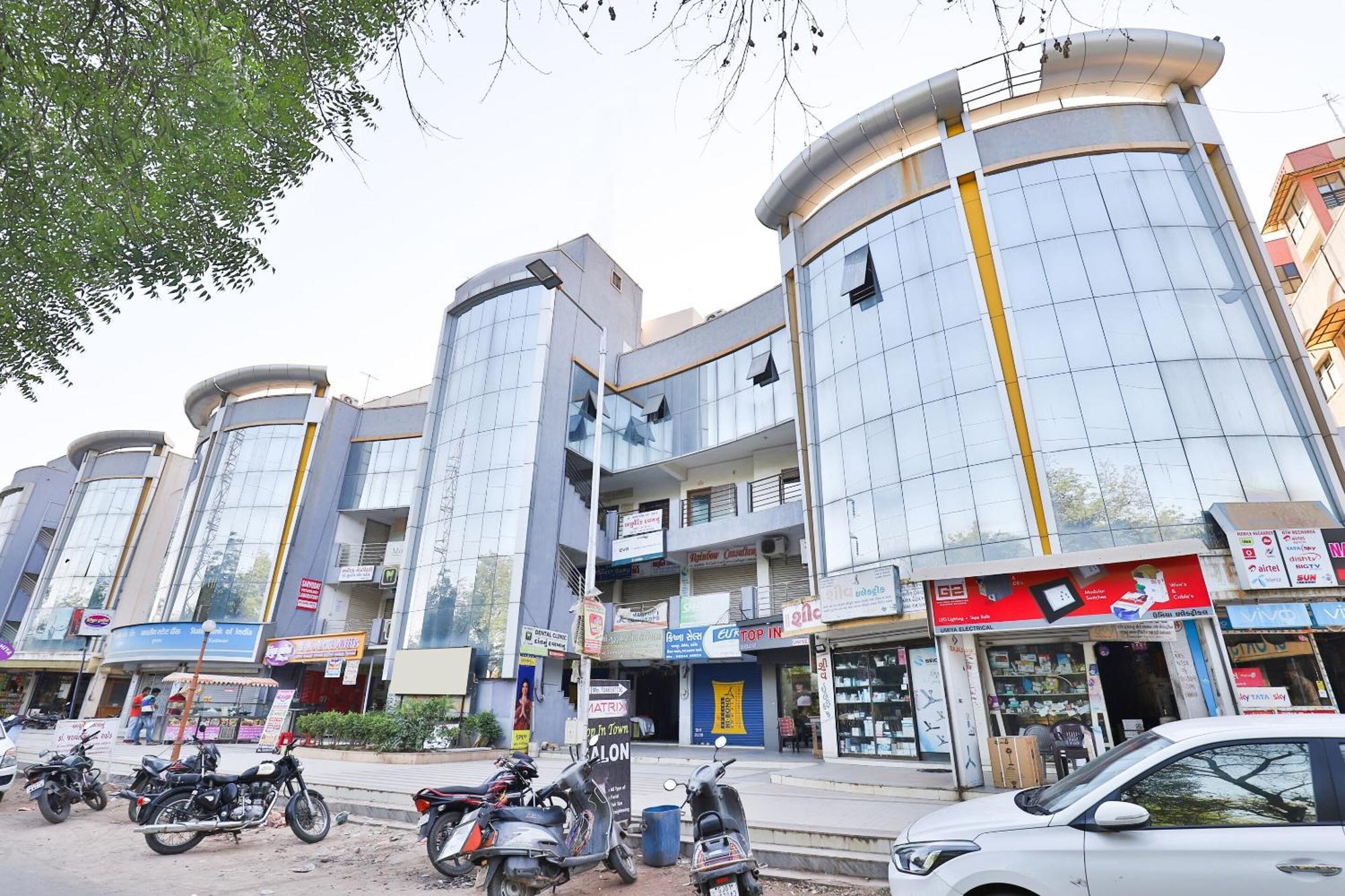 Hotel Ashooka Inn Gandhinagar Exteriör bild