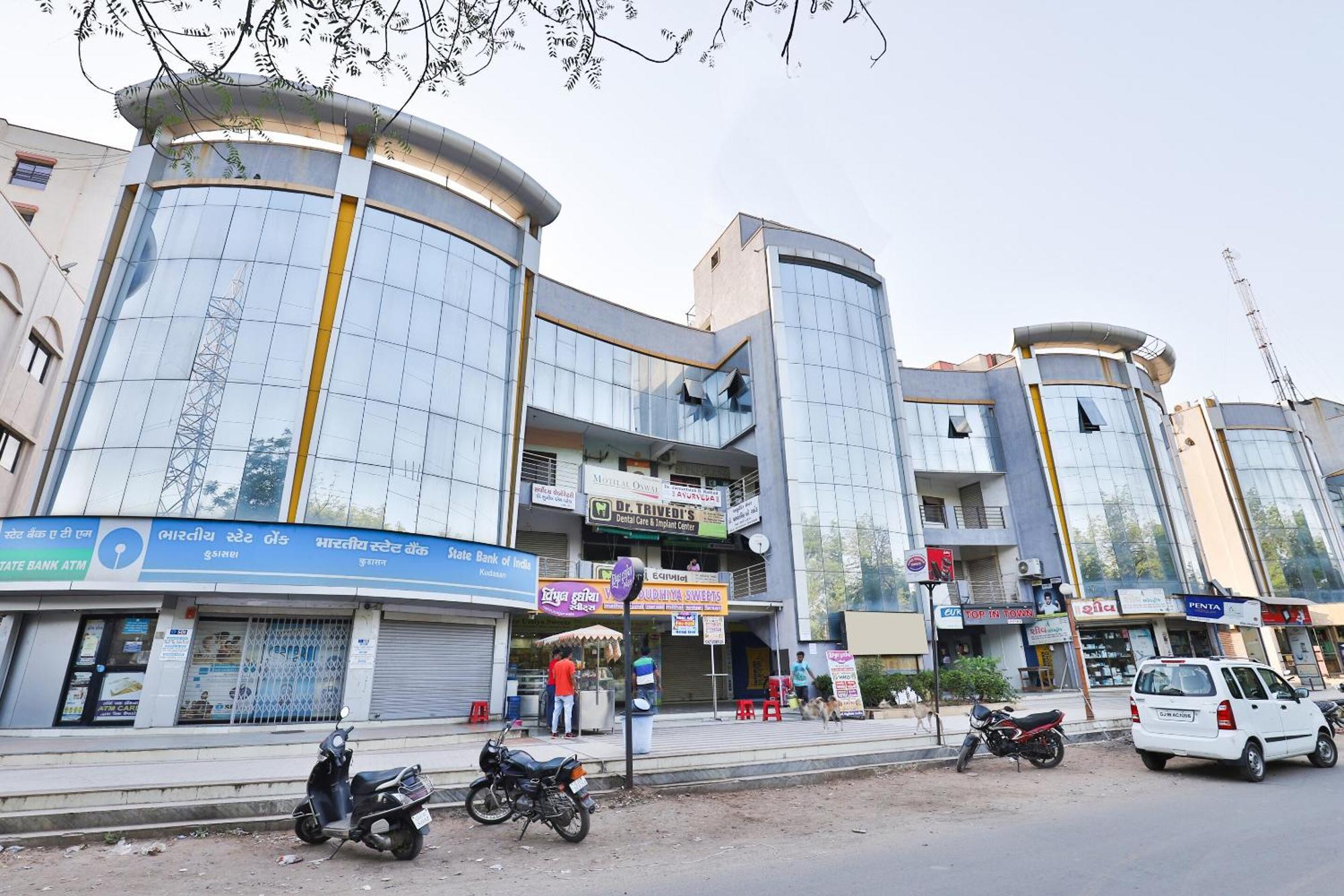 Hotel Ashooka Inn Gandhinagar Exteriör bild